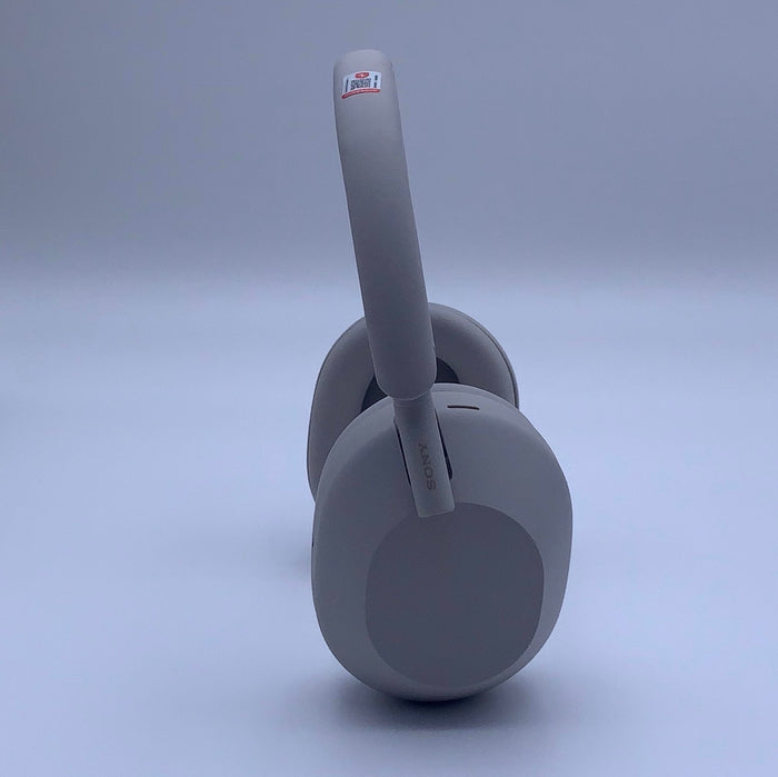 Exemplaire n°2 : casque, vue de profil