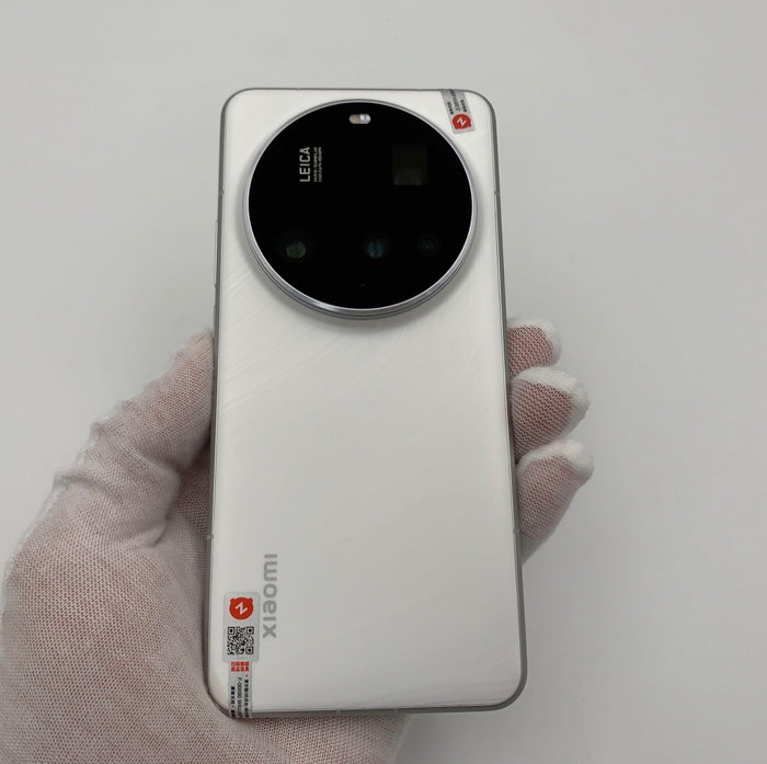 Xiaomi 15 Ultra blanc, dos et module photo Leica