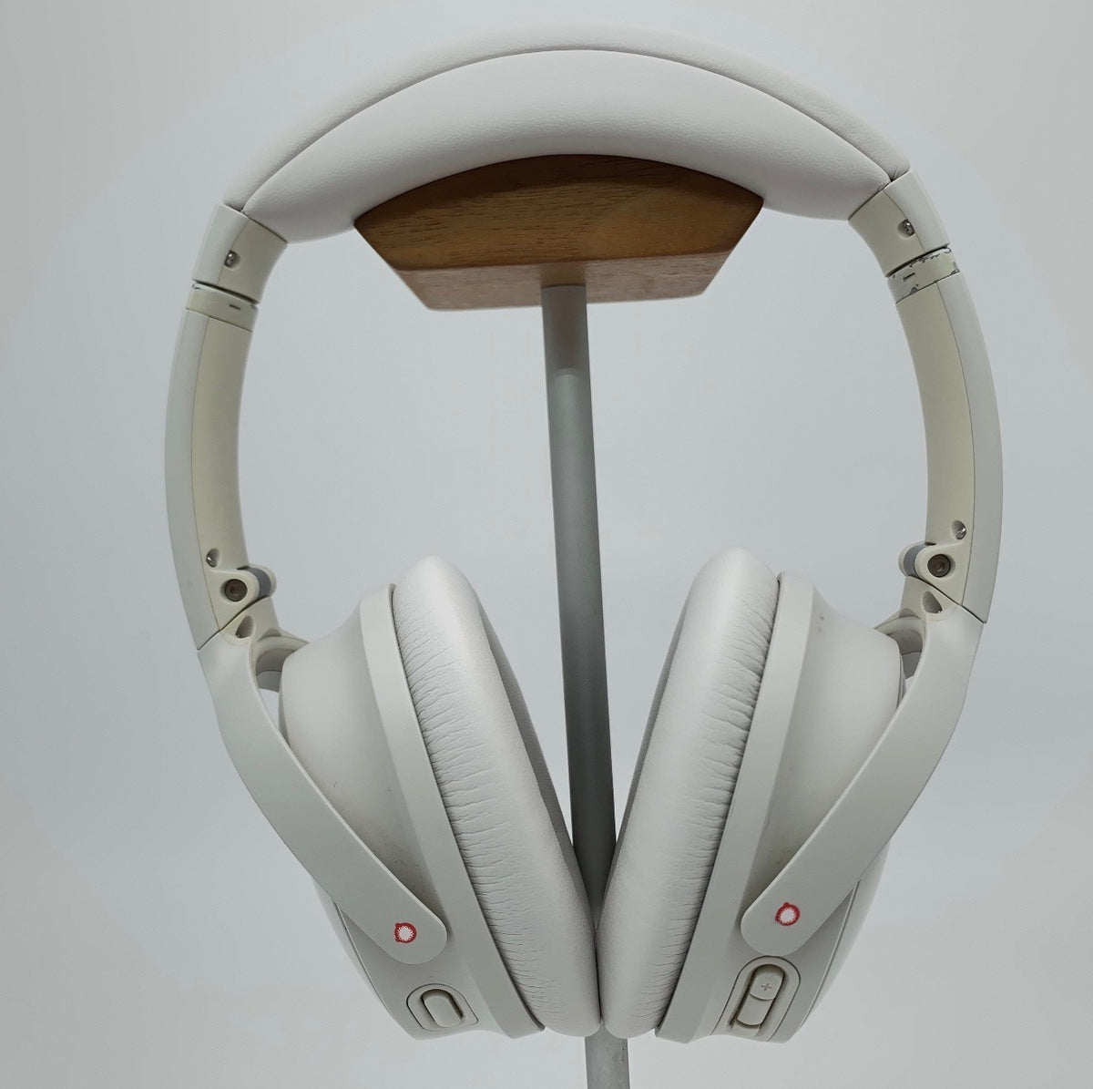 Casque Bose QuietComfort 45 blanc, vue de face