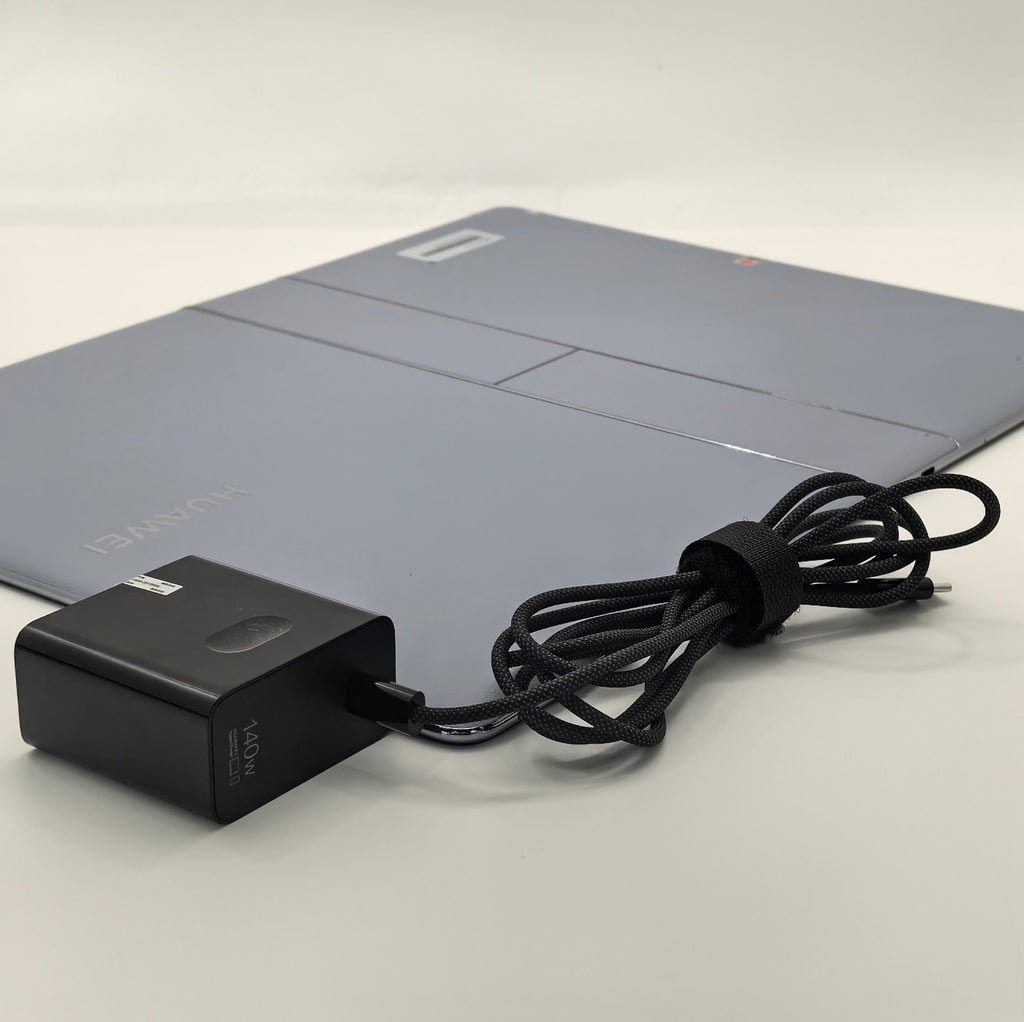 Avec son chargeur USB-C 140 W