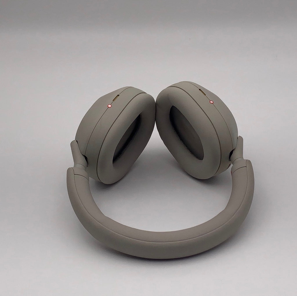 Casque, oreillettes pivotées