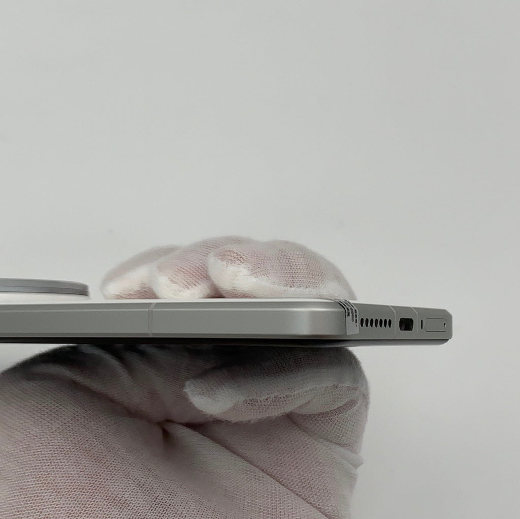Tranche inférieure et port USB-C